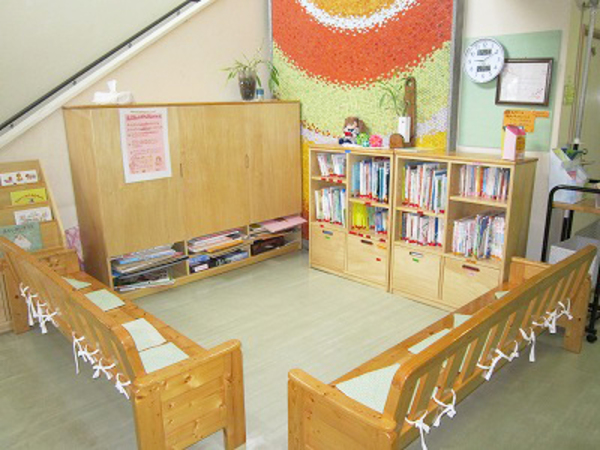 1F 図書コーナー